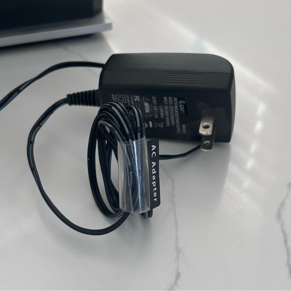 iPhone & iPod Stereo Speaker Dock by iLuv | iLuv Portable Audio & Video - Picture 7 of 11